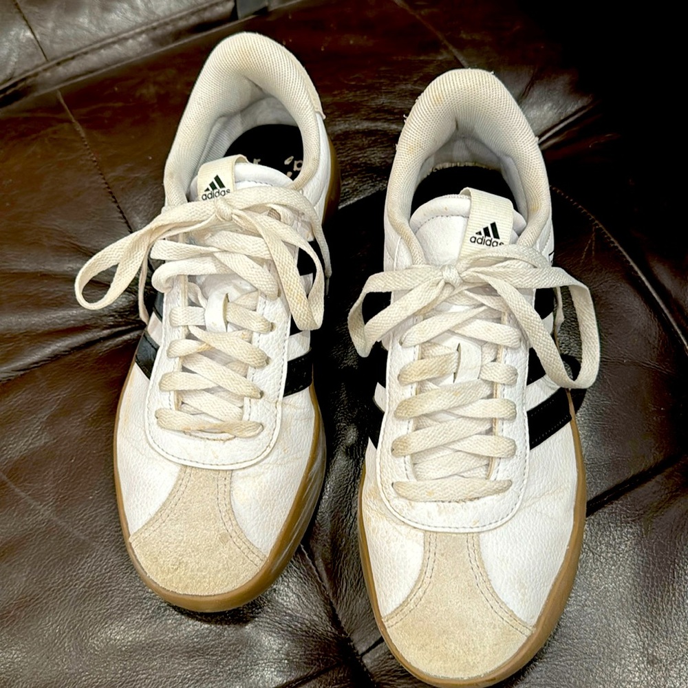 Adidas VL Court 3.0 Sneaker - Women's size 8